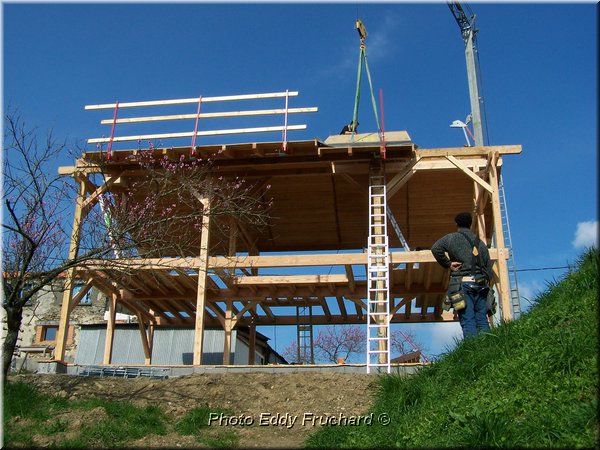 6-Pose_des_caissons_toiture_isols_laine_de_bois_2189.JPG